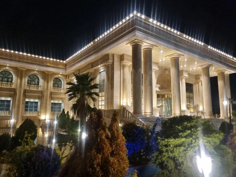 هتل سیب و نار یزد Google map